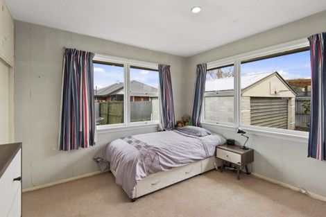 Photo of property in 27 Clipper Place, Redwood, Christchurch, 8051