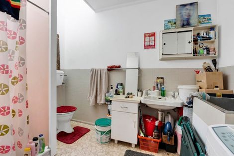 Photo of property in 2 Tawa Street, Gonville, Whanganui, 4501