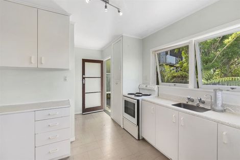 Photo of property in 71 Lyons Avenue, Murrays Bay, Auckland, 0630