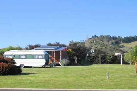 Photo of property in 10 Morcom Drive, Cooks Beach, Whitianga, 3591