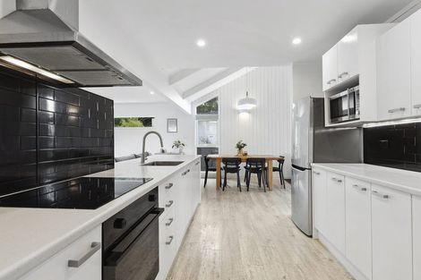 Photo of property in 70 Fyvie Avenue, Tawa, Wellington, 5028