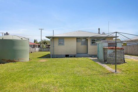 Photo of property in 10 Currie Street, Te Karaka, 4022