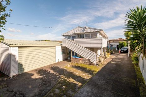 Photo of property in 2 Spencer Street, Western Heights, Rotorua, 3015