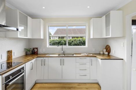 Photo of property in 2/6 Tamarisk Place, Parklands, Christchurch, 8083