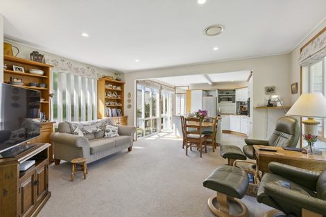 Photo of property in 8 Simla Crescent, Khandallah, Wellington, 6035