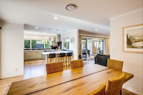 Photo of property in 16 Bourke Place, Havelock North, 4130