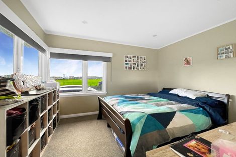 Photo of property in 12 Waterfront Road, Mangere Bridge, Auckland, 2022