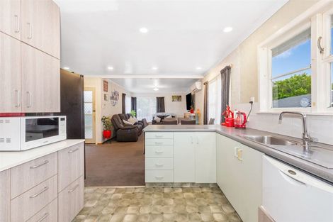 Photo of property in 5 The Strand, Wainuiomata, Lower Hutt, 5014