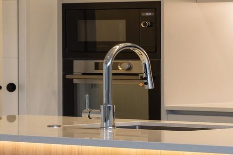 Photo of property in 100 Metoriti Crescent, Karaka, 2124