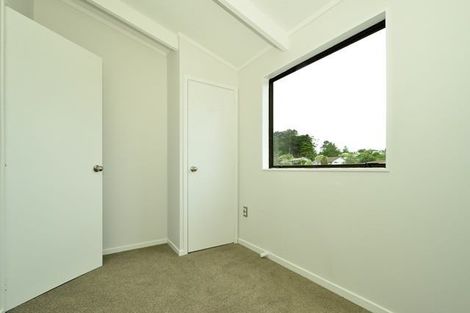 Photo of property in 12 Midgley Road, West Harbour, Auckland, 0618