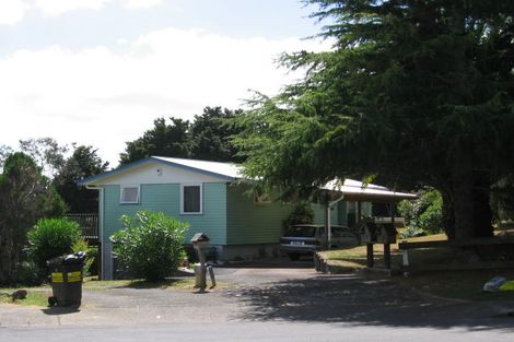 Photo of property in 8 Ridgewood Crescent, Birkenhead, Auckland, 0626