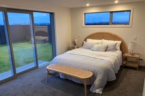 Photo of property in 44 Doug Ledgerwood Drive, Wanaka, 9305