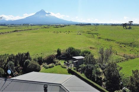 Photo of property in 20 Kiri Road, Te Kiri, Opunake, 4682