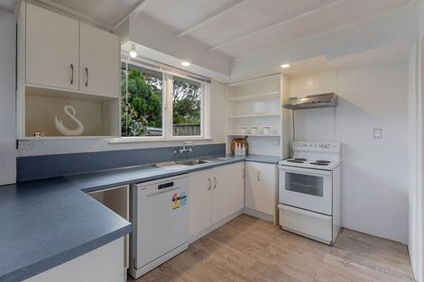 Photo of property in 12 Kiwi Road, Raumati Beach, Paraparaumu, 5032