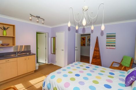 Photo of property in 16 La Lena Grove, Fitzherbert, Palmerston North, 4410