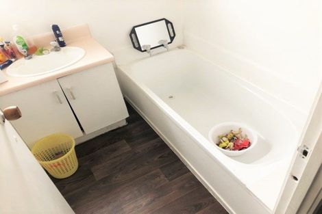 Photo of property in 1/5 Myna Place, Weymouth, Auckland, 2103