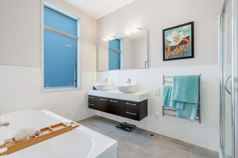 Photo of property in 36 Parkside Drive, Orewa, 0931