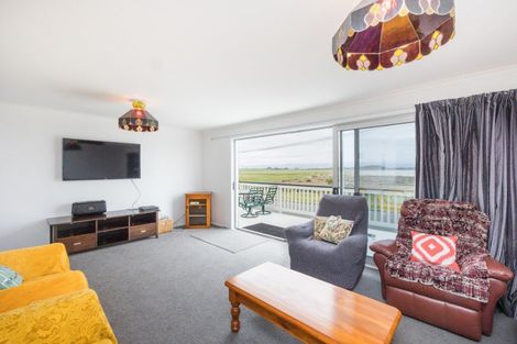Photo of property in 67 Hartley Street, Foxton Beach, Foxton, 4815