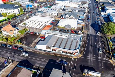 Photo of property in 336 Devon Street West, New Plymouth, 4310