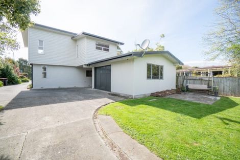 Photo of property in 28 Summerhill Drive, Fitzherbert, Palmerston North, 4410