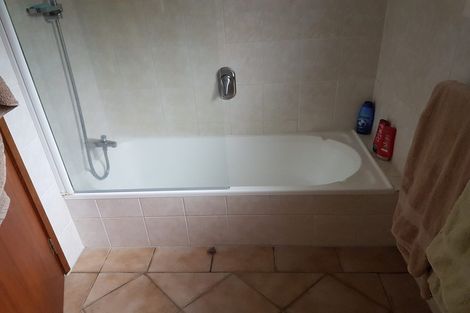 Photo of property in 1/42 Deep Creek Road, Torbay, Auckland, 0630