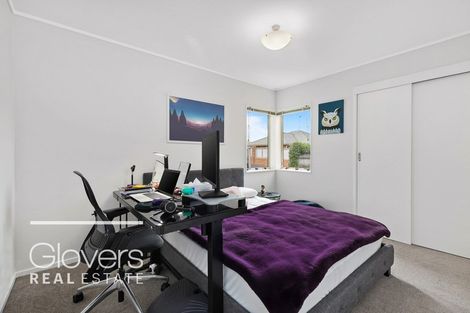 Photo of property in 25 Heversham Place, Glendene, Auckland, 0602