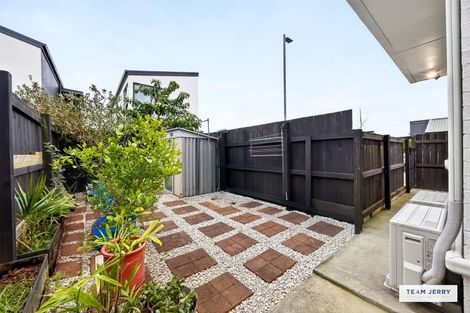 Photo of property in 15 Te Aparangi Road, Papakura, 2110