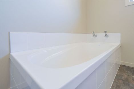 Photo of property in 16 Cunaris Way, Te Anau, 9600