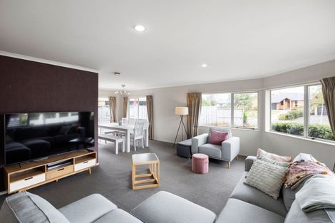 Photo of property in 81 Wiltshire Drive, Huntington, Hamilton, 3210