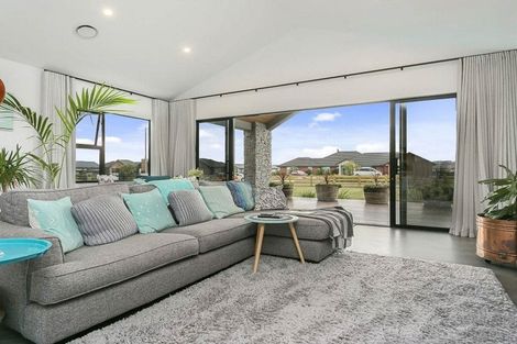 Photo of property in 5 Alan Livingston Drive, Cambridge, 3434