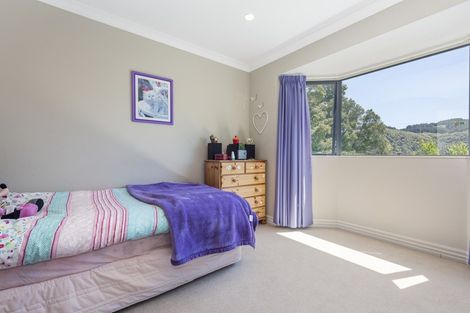 Photo of property in 72 Emerald Hill Drive, Birchville, Upper Hutt, 5018