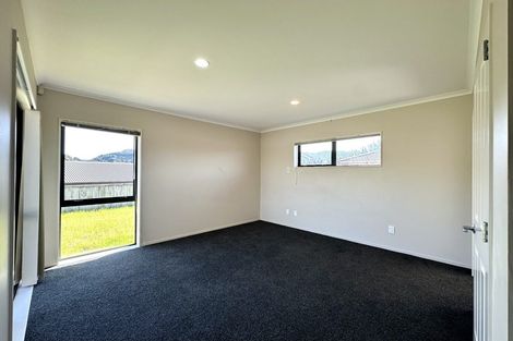 Photo of property in 9 Percy Kinsman Crescent, Riverstone Terraces, Upper Hutt, 5018