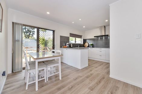 Photo of property in 2/168 Prince Regent Drive, Farm Cove, Auckland, 2012