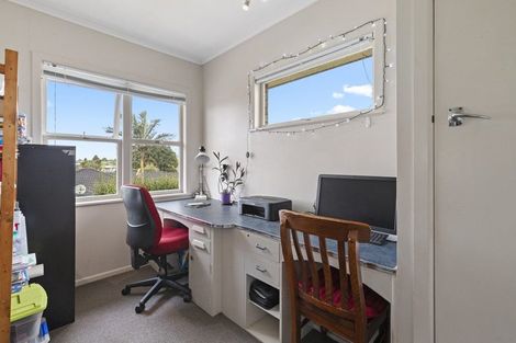 Photo of property in 18 George Arthur Place, Pukekohe, 2120