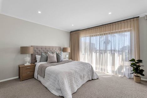 Photo of property in 17 Chatswood Grove, Fitzroy, New Plymouth, 4312