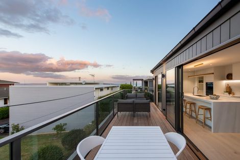 Photo of property in 2/67 Castor Bay Road, Castor Bay, Auckland, 0620