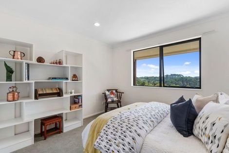 Photo of property in 119 Vaughans Road, Okura, Albany, 0792