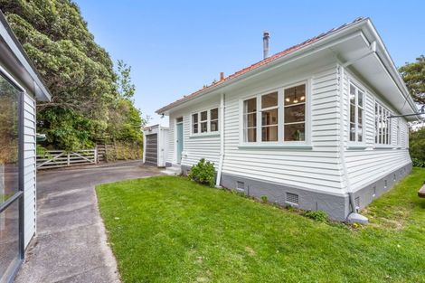Photo of property in 1 Summit Road, Fairfield, Lower Hutt, 5011