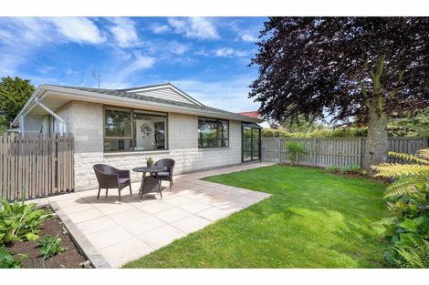 Photo of property in 1/11 Young Street, Somerfield, Christchurch, 8024