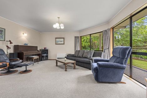 Photo of property in 11 Balcairn Place, Terrace End, Palmerston North, 4410