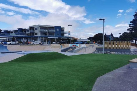 Photo of property in 8 Marine Parade, Paraparaumu Beach, Paraparaumu, 5032