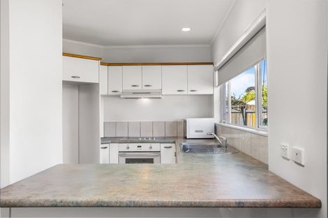 Photo of property in 2/10 Ross Crescent, Orewa, 0931