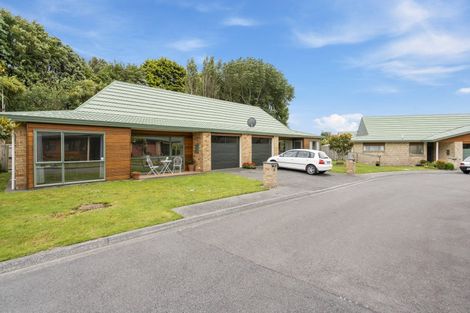 Photo of property in Redwood Village, 65/42 Main Road, Tawa, Wellington, 5028