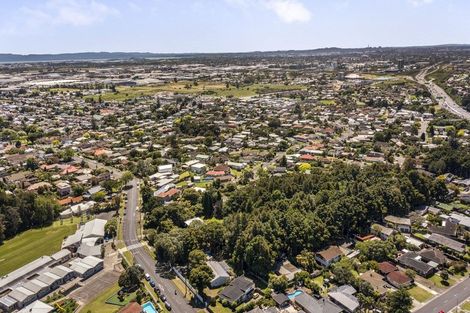 Photo of property in 70 Grande Vue Road, Hillpark, Auckland, 2102