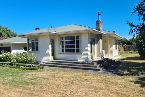 Photo of property in 13 Cambridge Road, Martinborough, 5711