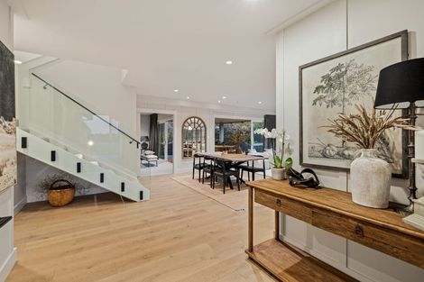 Photo of property in 71 Oak Road, Poraiti, Napier, 4112