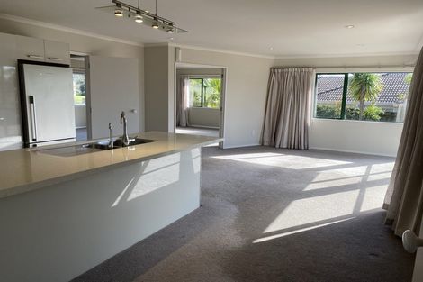 Photo of property in 30 Bushlands Park Drive, Albany, Auckland, 0632