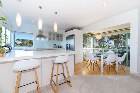 Photo of property in 1/7 Kaihu Street, Northcote, Auckland, 0627