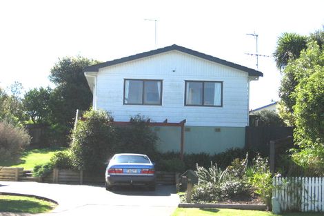 Photo of property in 58 Marendellas Drive, Bucklands Beach, Auckland, 2014