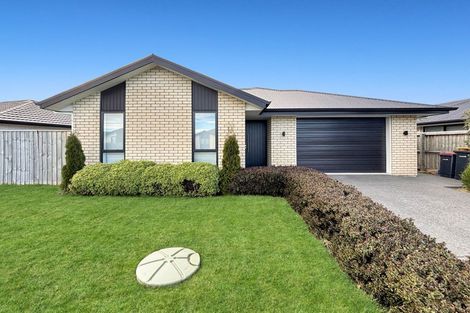 Photo of property in 18 Allied Road, Halswell, Christchurch, 8025